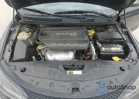 2015 Chrysler 200 S из США, поврежденный, VIN 1C3CCCBB4FN753910